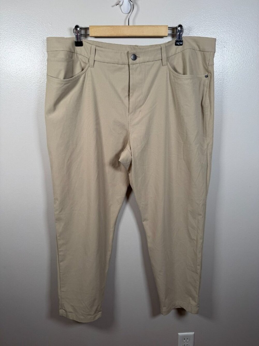 Lululemon ABC Slim Pant Size 40x29 Warpstreme Khaki Work Golf Travel Office